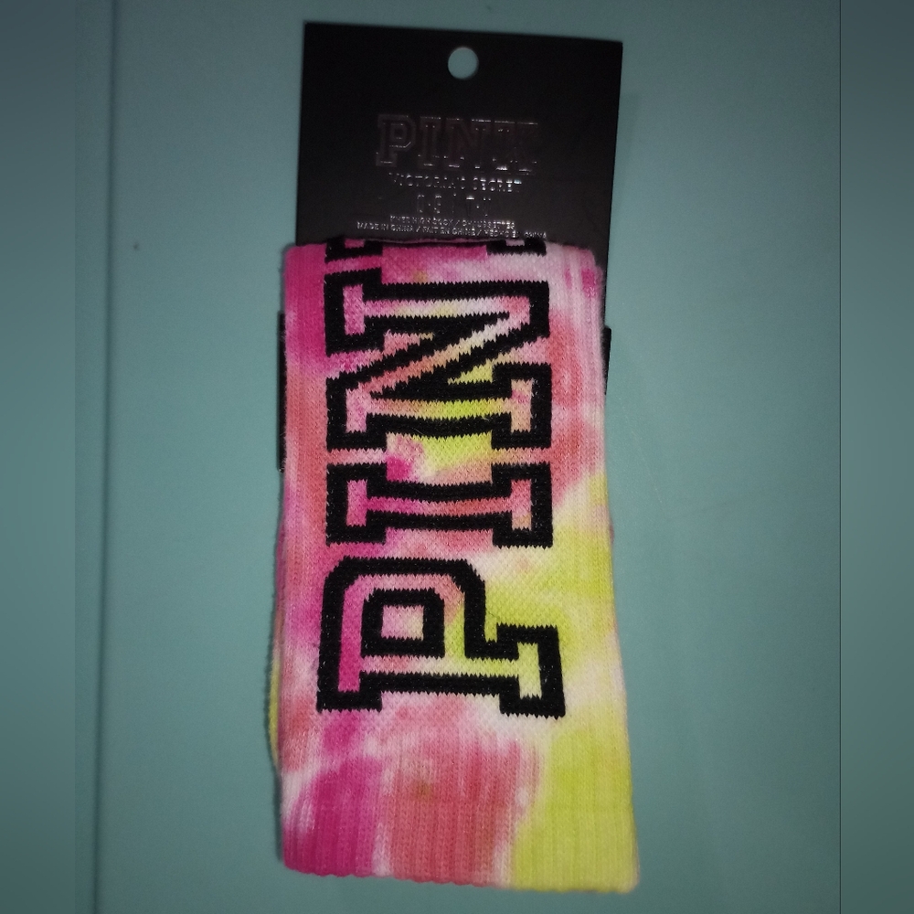 VICTORIA'S SECRET PINK KNEE HIGH SOCKS